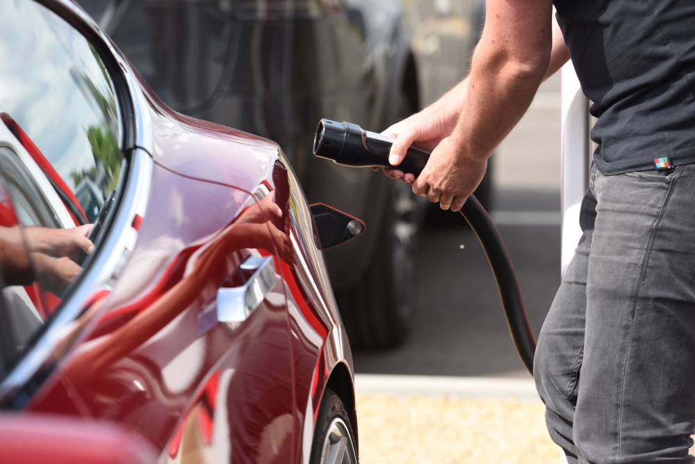 Contrôle technique voiture électrique près de Saint-Quentin-Fallavier