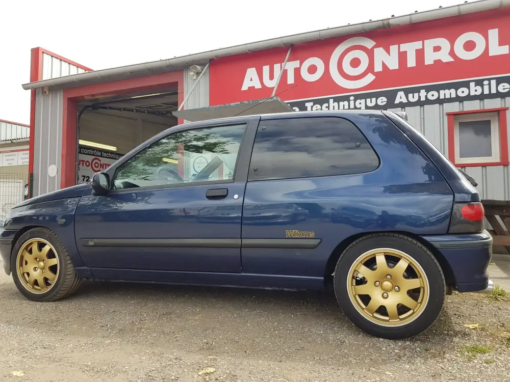 voiture bleu jantes or