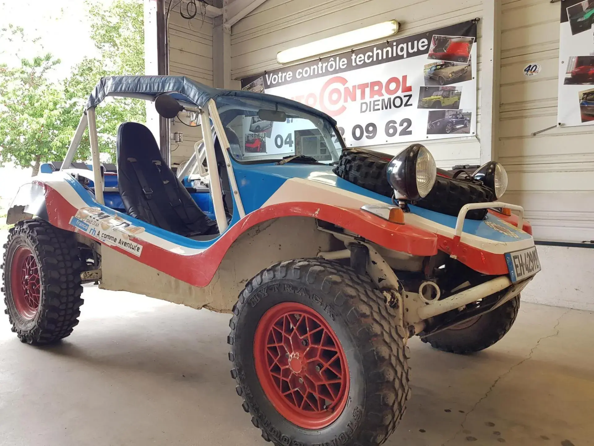 buggy bleu blanc rouge
