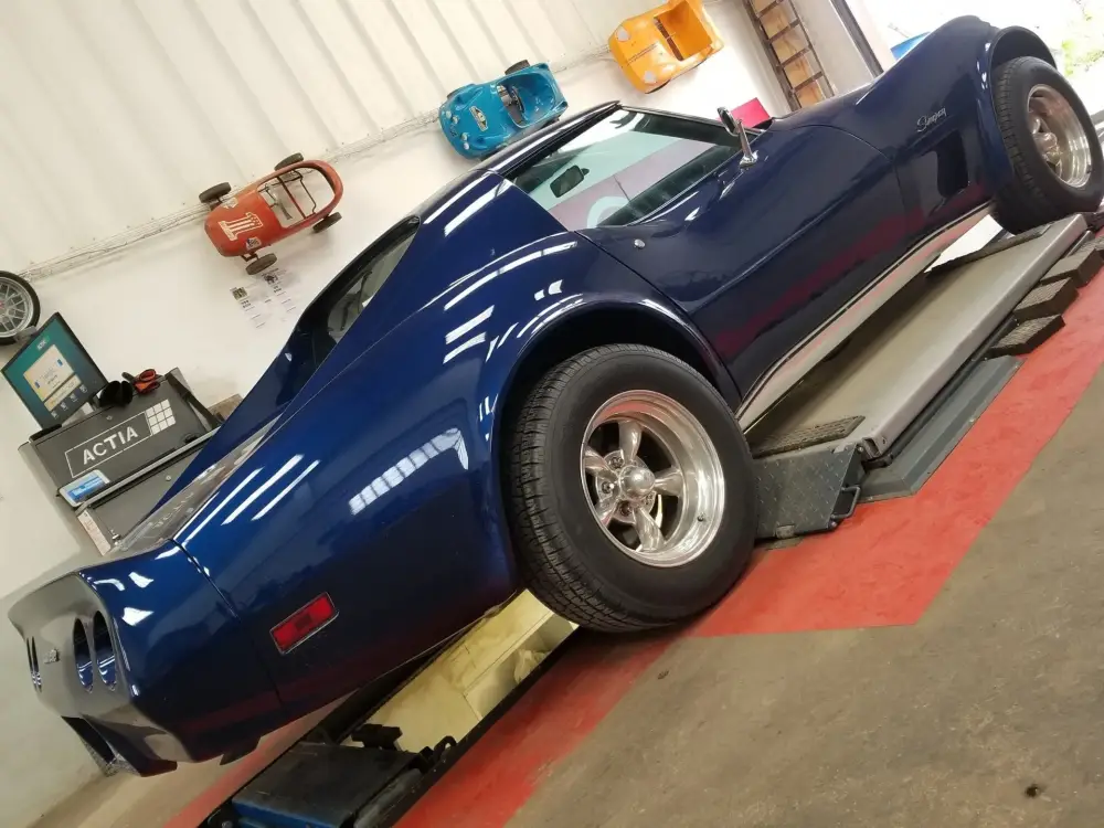 voiture de luxe bleue